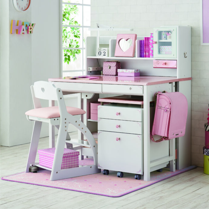 デコプリシリーズ。ピカピカの鏡面仕上げの天板にキラキラのデコレーションシールが特徴